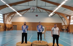 Concours salle loisirs spécial débutants St Aubin d'Aubigné : nos deux archers sur le podium en S1HCL !